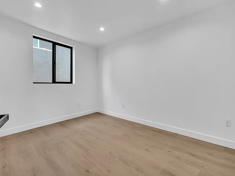 1119 N Avenue 56 #1/2 — Photo 10