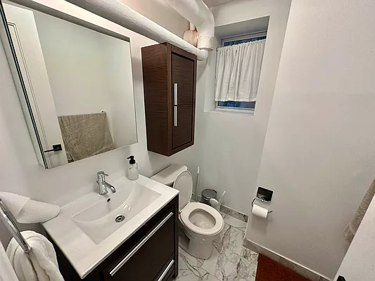 Rented by J PRESTON AND ASSOCIATES INC | media 18