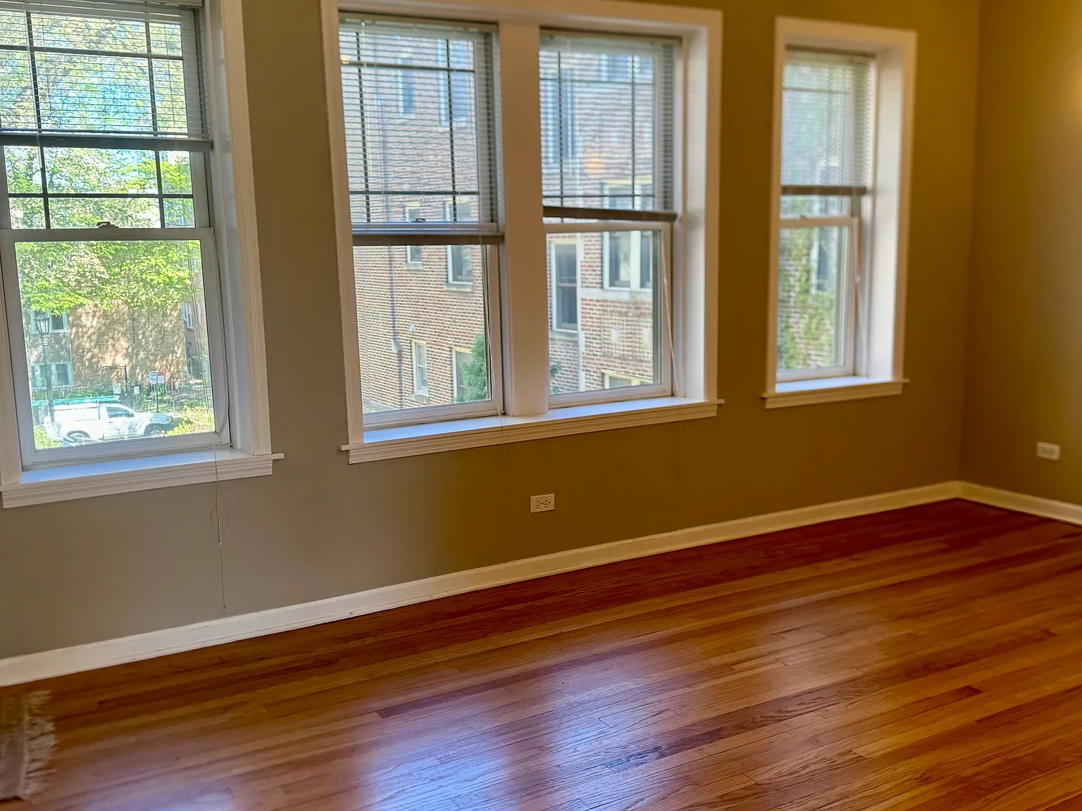 1 bed, 800 sqft, $1,575 — Photo 2