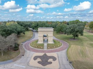 406 Le Triomphe Pkwy, Broussard, LA 70518