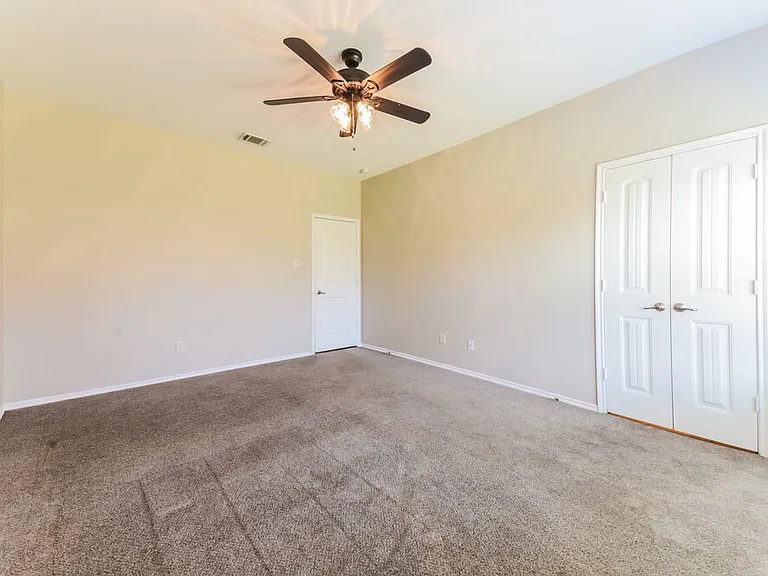 1429 Hawk Valley Dr — Photo 9