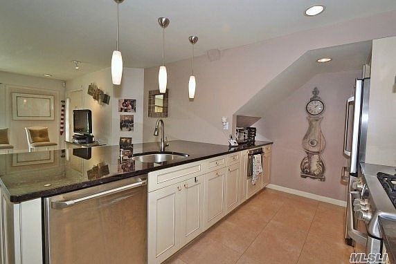 3rd image of 24182 Oak Park Dr