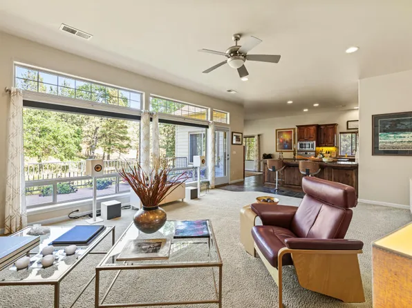 9507 Kestrel Rd, Klamath Falls, OR 97601