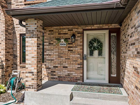 3rd image of 10416 Briar Cir