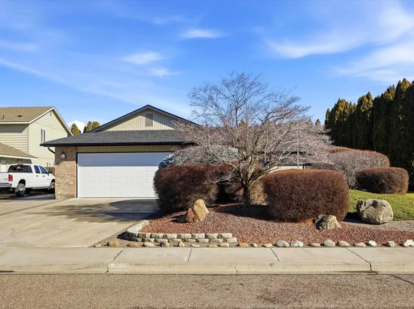 5132 W Killdeer Ct, West Richland, WA 99353