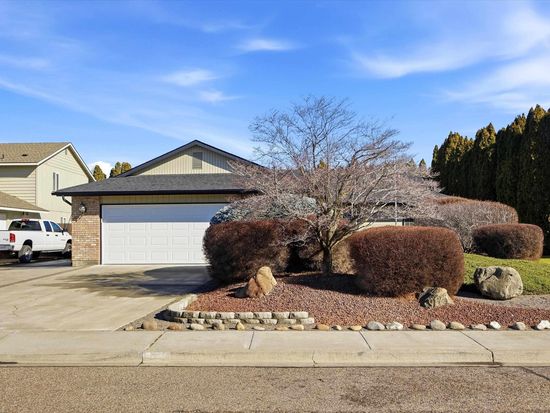 5132 W Killdeer Ct, West Richland, WA 99353