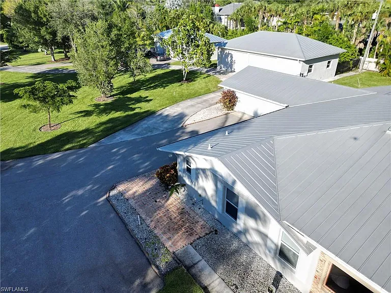 2950 Coach House Ln — Photo 38