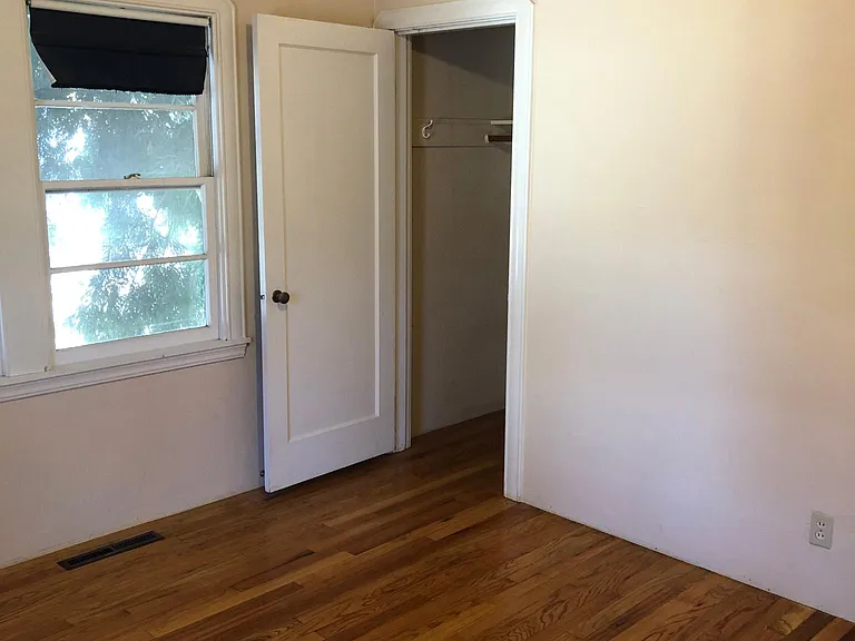 Sycamore St — Photo 9