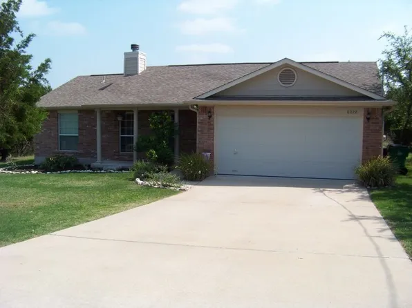 8022 Flintlock Cir, Lago Vista, TX 78645