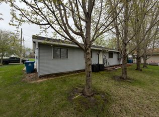 161 N Bailey Ave, Amboy, IL 61310