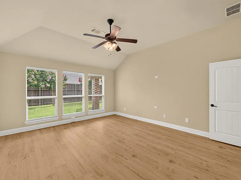 9670 Lance Dr — Photo 15