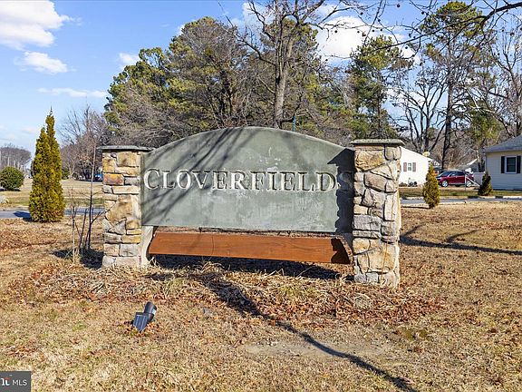 2nd image of 10 Genevieve Ct