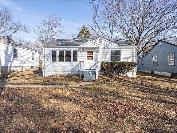 2nd image of 7913 Underhill Dr