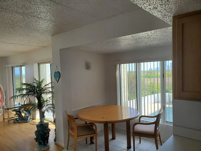 4600 W Brigantine Ave #305 — Photo 8