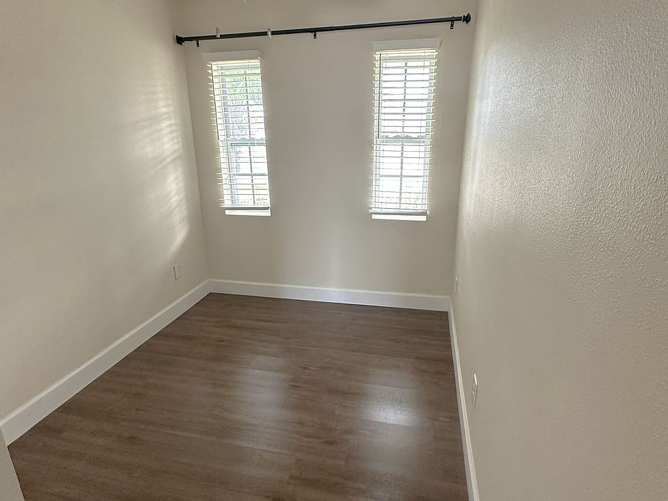 2nd image of 202 4th Ave