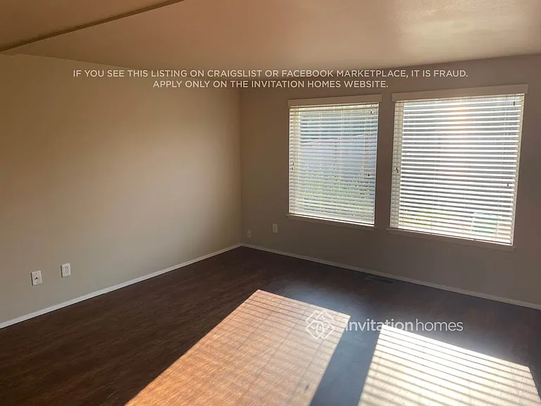 4206 N Pearl St — Photo 2