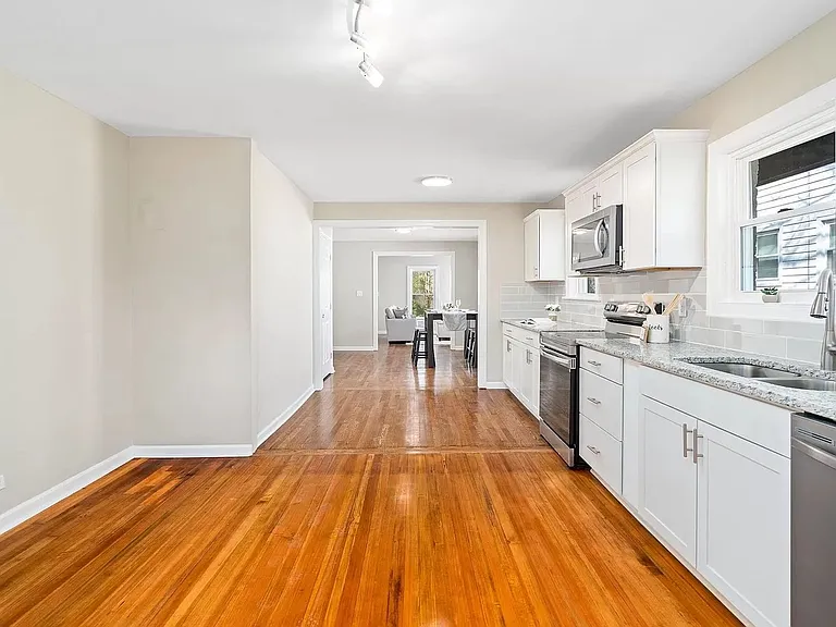1033 S Josephine Boyd St — Photo 8