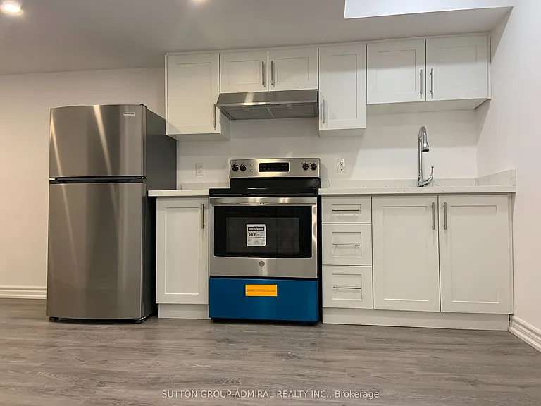 68 Drizzel Cres #BASEMENT — Photo 4
