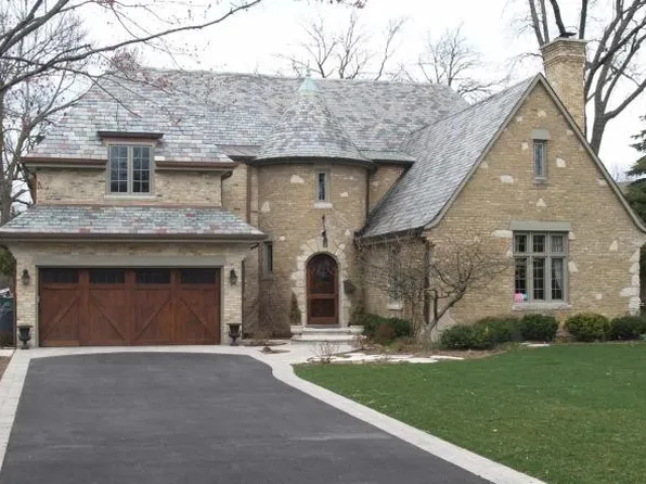 2604 Blackhawk Rd, Wilmette, IL 60091