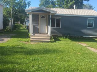 436 W Dewey St, Saint Anne, IL 60964