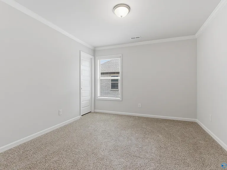 212 Paladin St — Photo 13