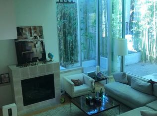 924 W Knoll Dr, West Hollywood, CA 90069