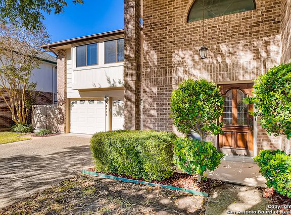 2nd image of 4531 Hawthorn Woods
