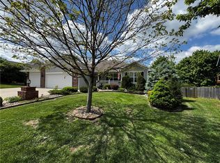 714 Ridge Crest Dr, Raymore, MO 64083
