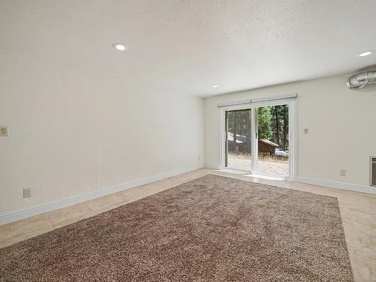 16932 McKenzie Dr — Photo 22