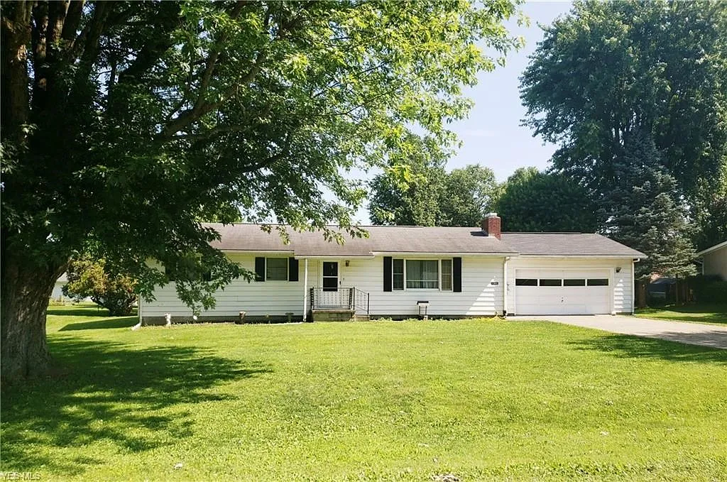 47880 Township Road 1142 photo 1