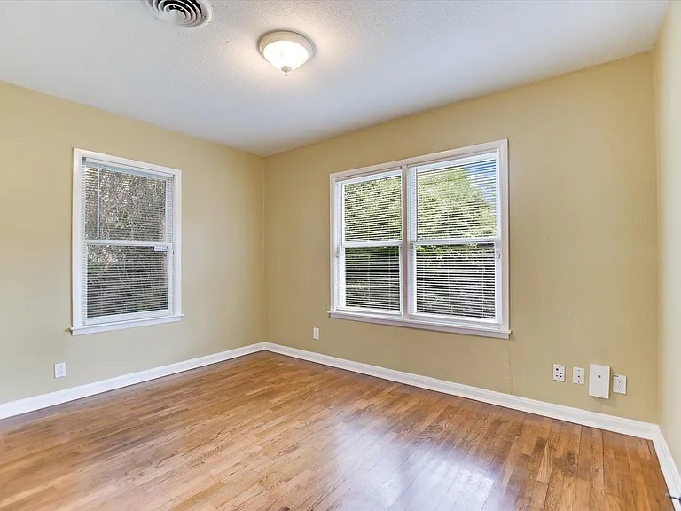 208 Braeswood Rd — Photo 15