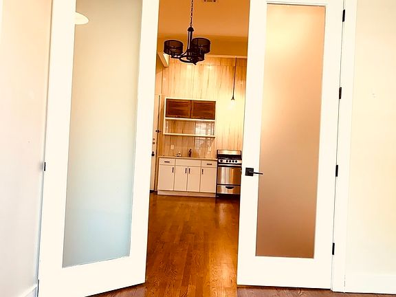 3rd image of 565 Evergreen Ave #1