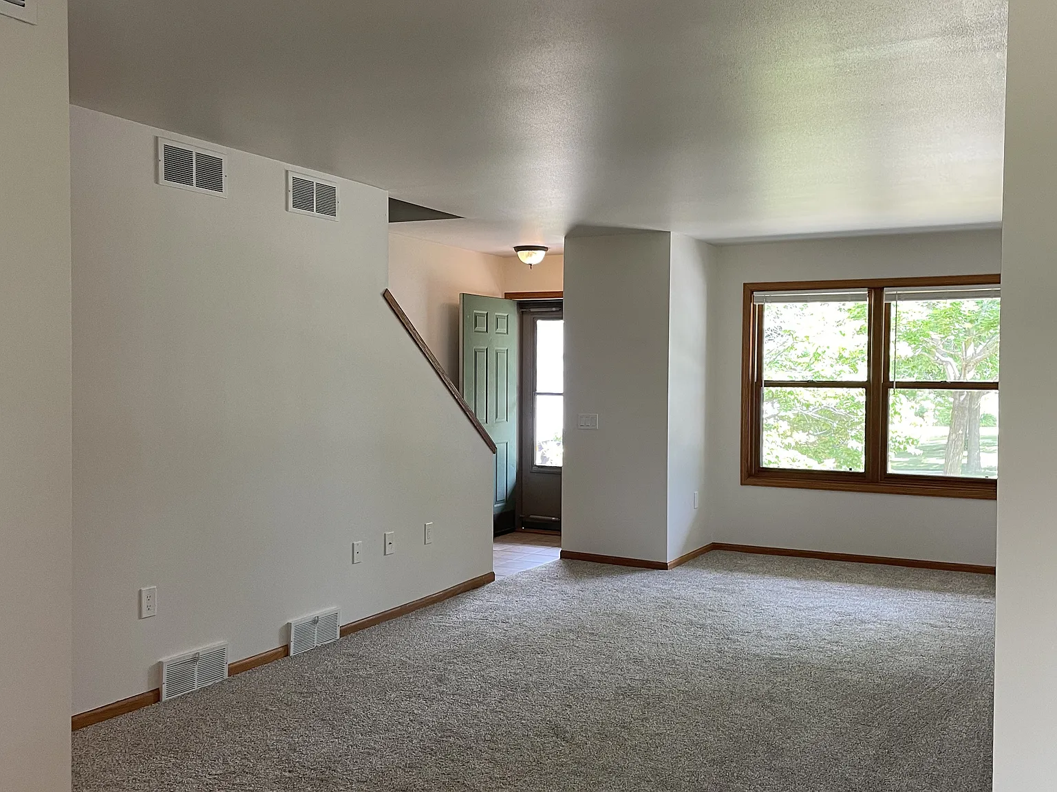 2 bed, 1.5 bath, 1100 sqft, $1,800 — Photo 2