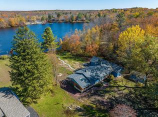 368 Stillwater Dr, Pocono Summit, PA