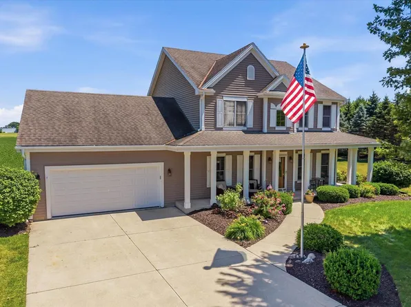 120 Wind Sail COURT, Random Lake, WI 53075