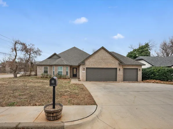 1416 Devonshire Ct, Edmond, OK 73034