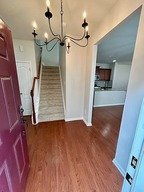 3 bed, 2.5 bath, 2095 sqft, $2,400 — Photo 2
