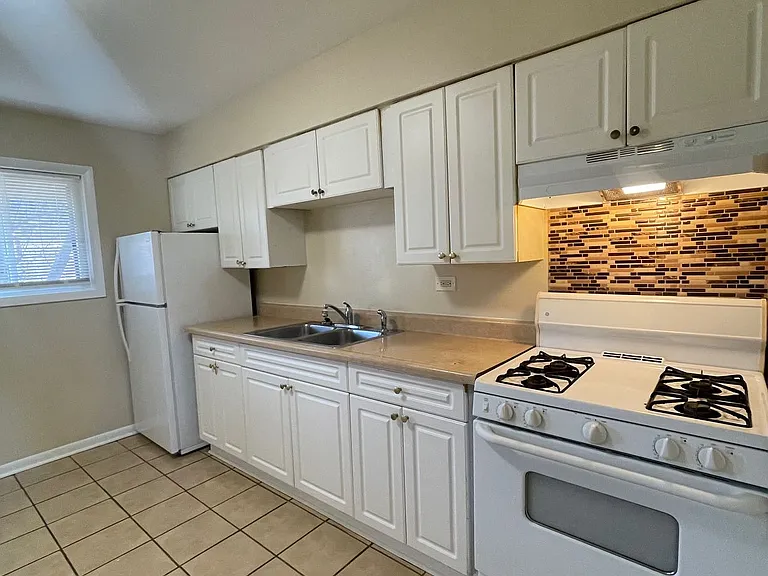 1813 Jethro Ave #7 — Photo 4