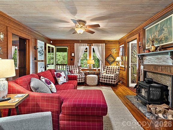 17th image of 85 Chestnut Hill Rd