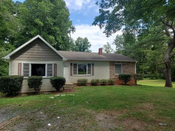 29 Robinhood Cir, Winston Salem, NC 27106