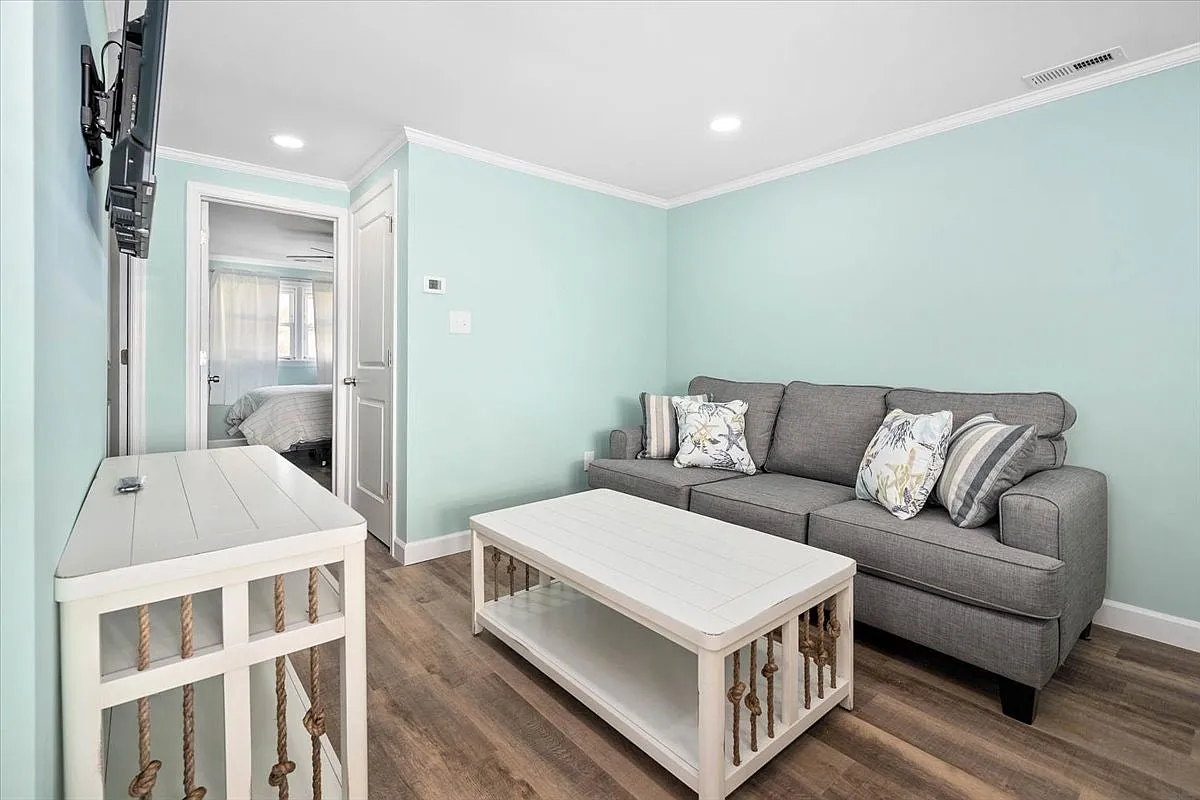 322 Bayshore Drive, Unit 2W — Photo 4