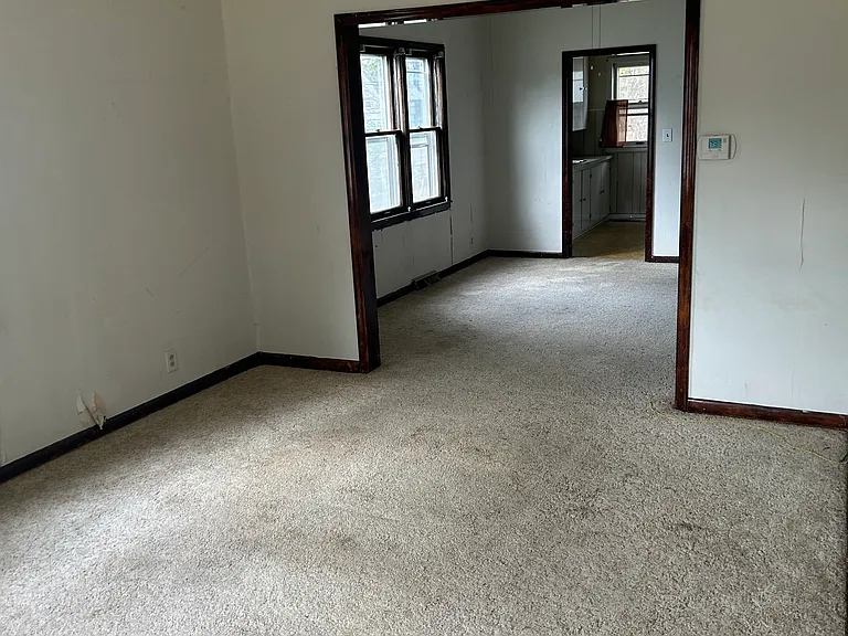 307 N Pine St — Photo 2