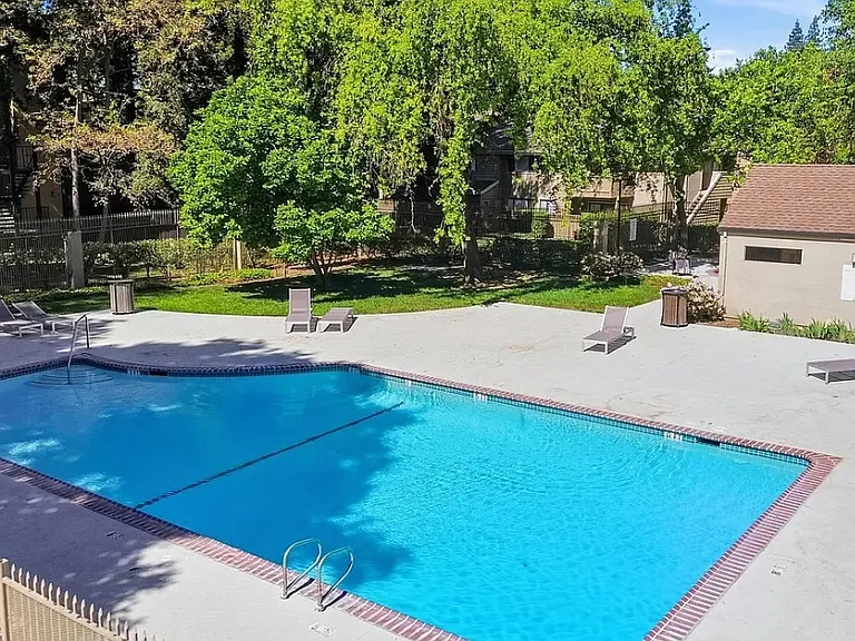 5410 Makati Cir — Photo 30