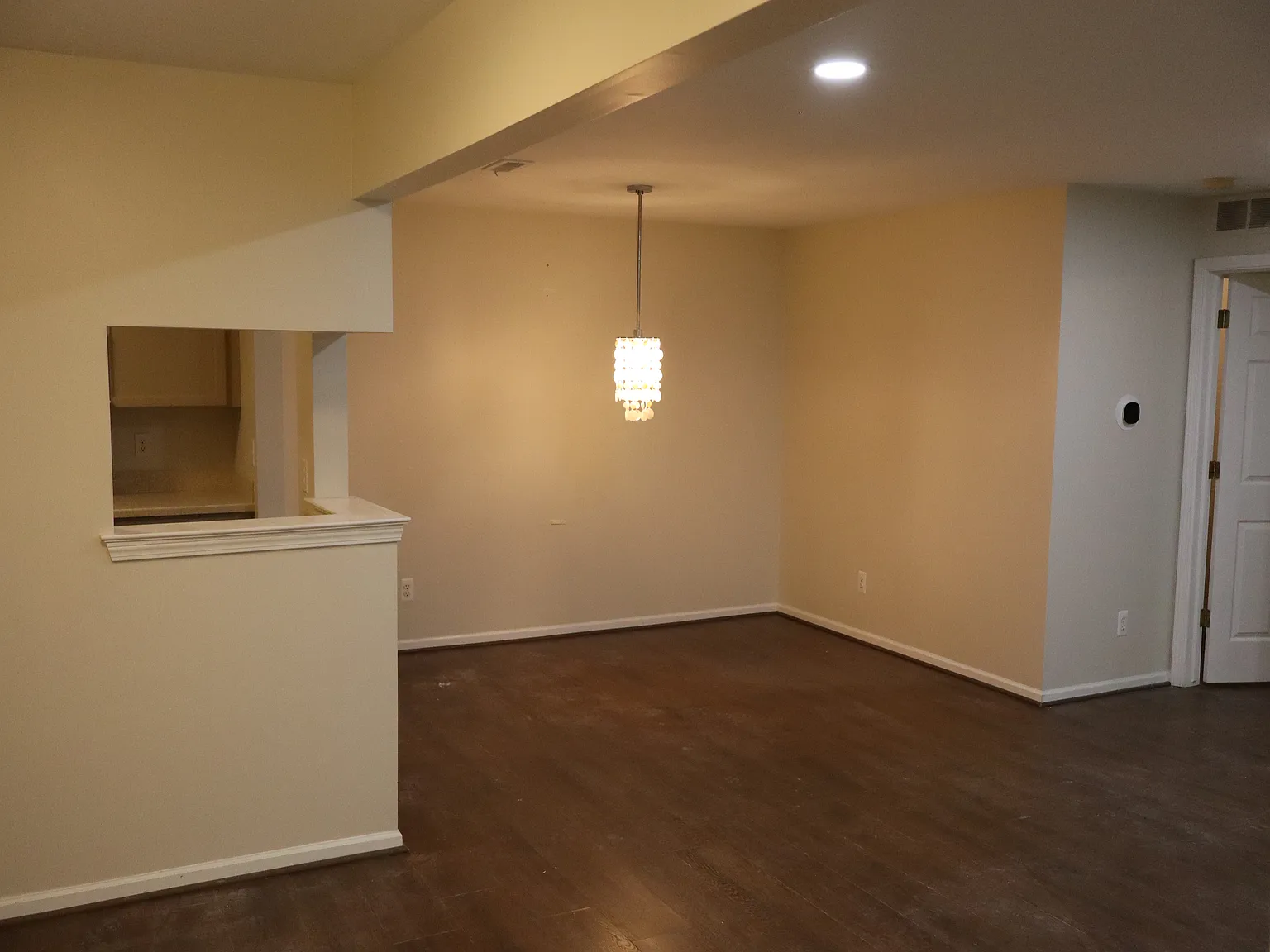 2 bed, 1248 sqft, $2,050 — Photo 3