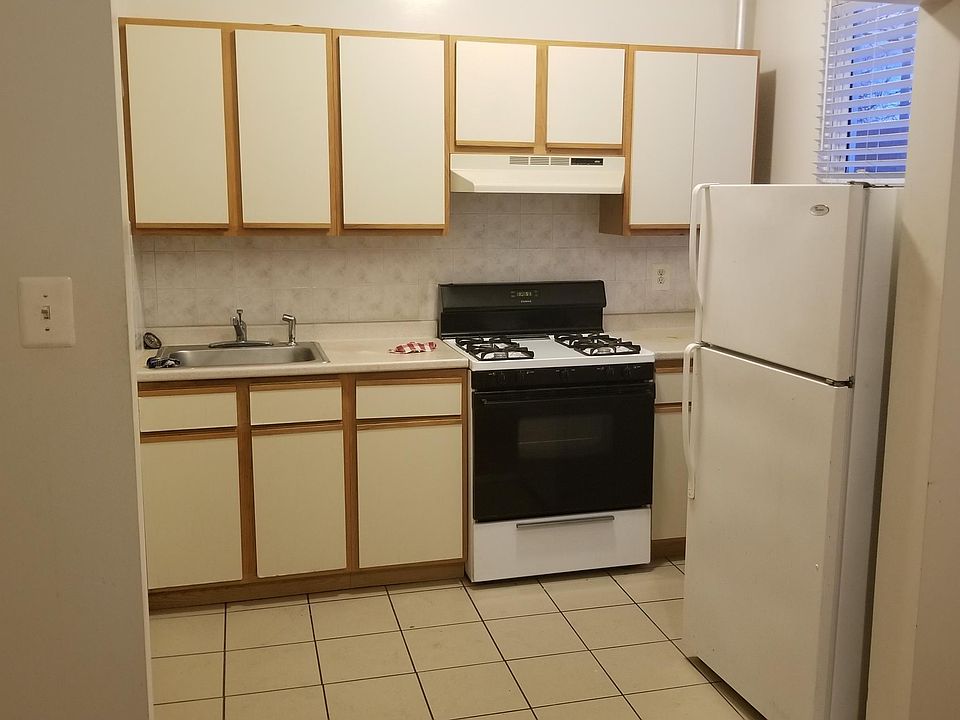 2nd image of 2719 Fenton Ave APT 2F