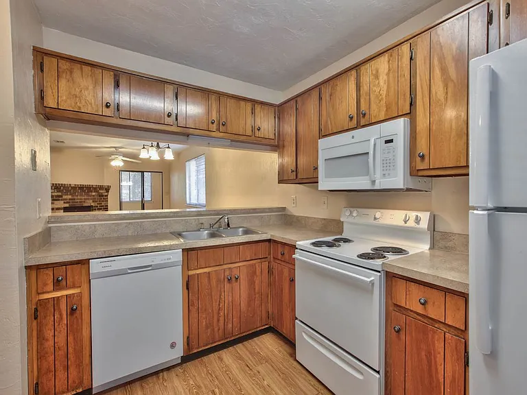 3208 Ginger Dr #D — Photo 10