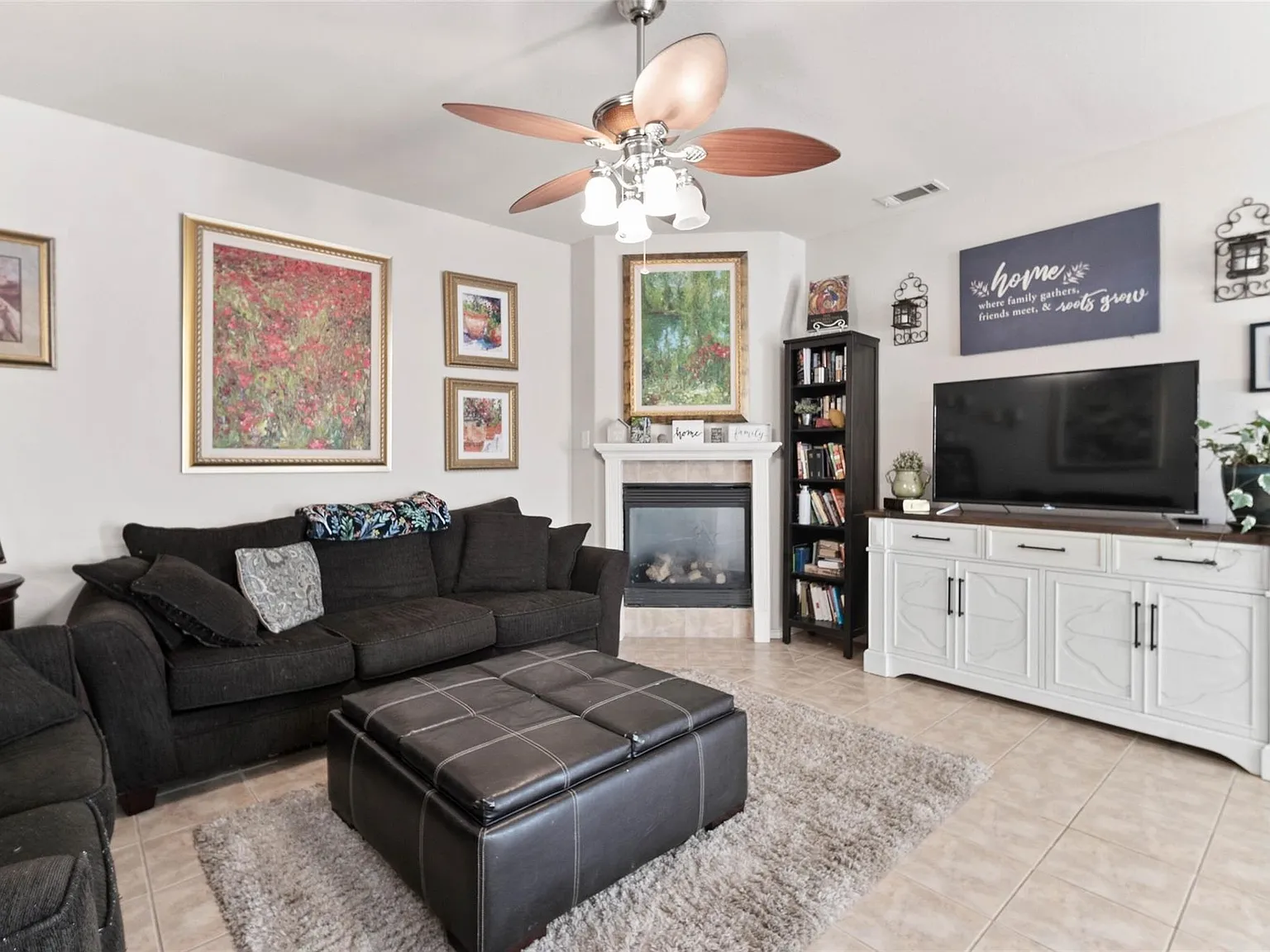 4 bed, 2.5 bath, 1832 sqft, $2,195 — Photo 3