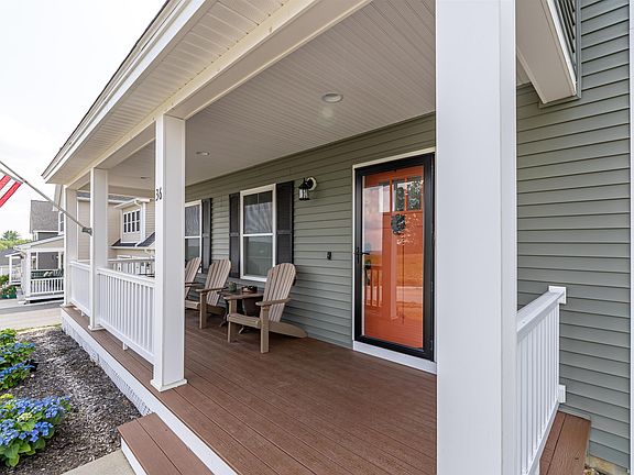 3rd image of 36 Eisenhower Drive