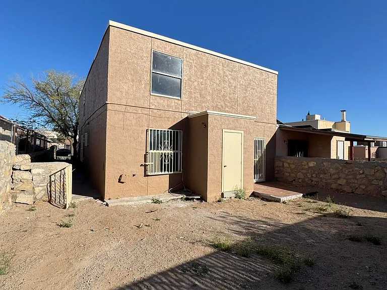 943 Montera Rd — Photo 18