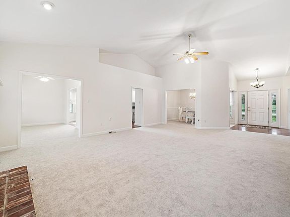 3rd image of 9603 Oakmont Woods Ct